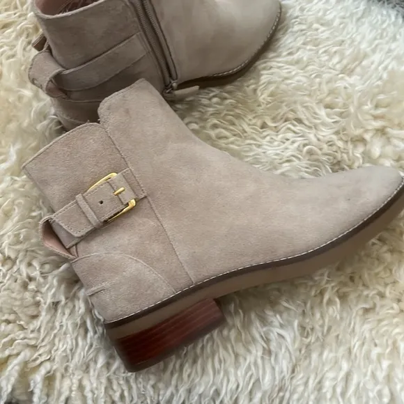 Women's Hampshire Buckle Ankle Boots